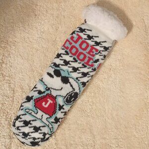 NWT~Snoopy Women's White Socks Sherpa Lined Fur Non-Slip Joe Cool Casual Comfort